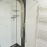Moderne In Bei Koeln/bonn ריינבאך