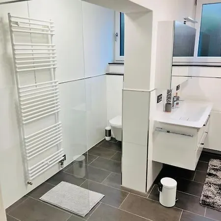 Moderne In Bei Koeln/bonn Apartamento *