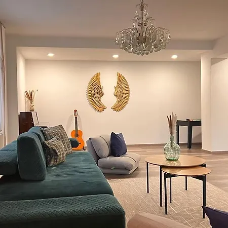 Moderne In Bei Koeln/bonn * Ράινμπαχ